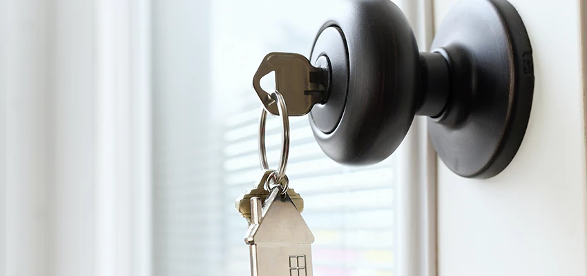 Bifold Door Knob Replacement in Watsonville, California